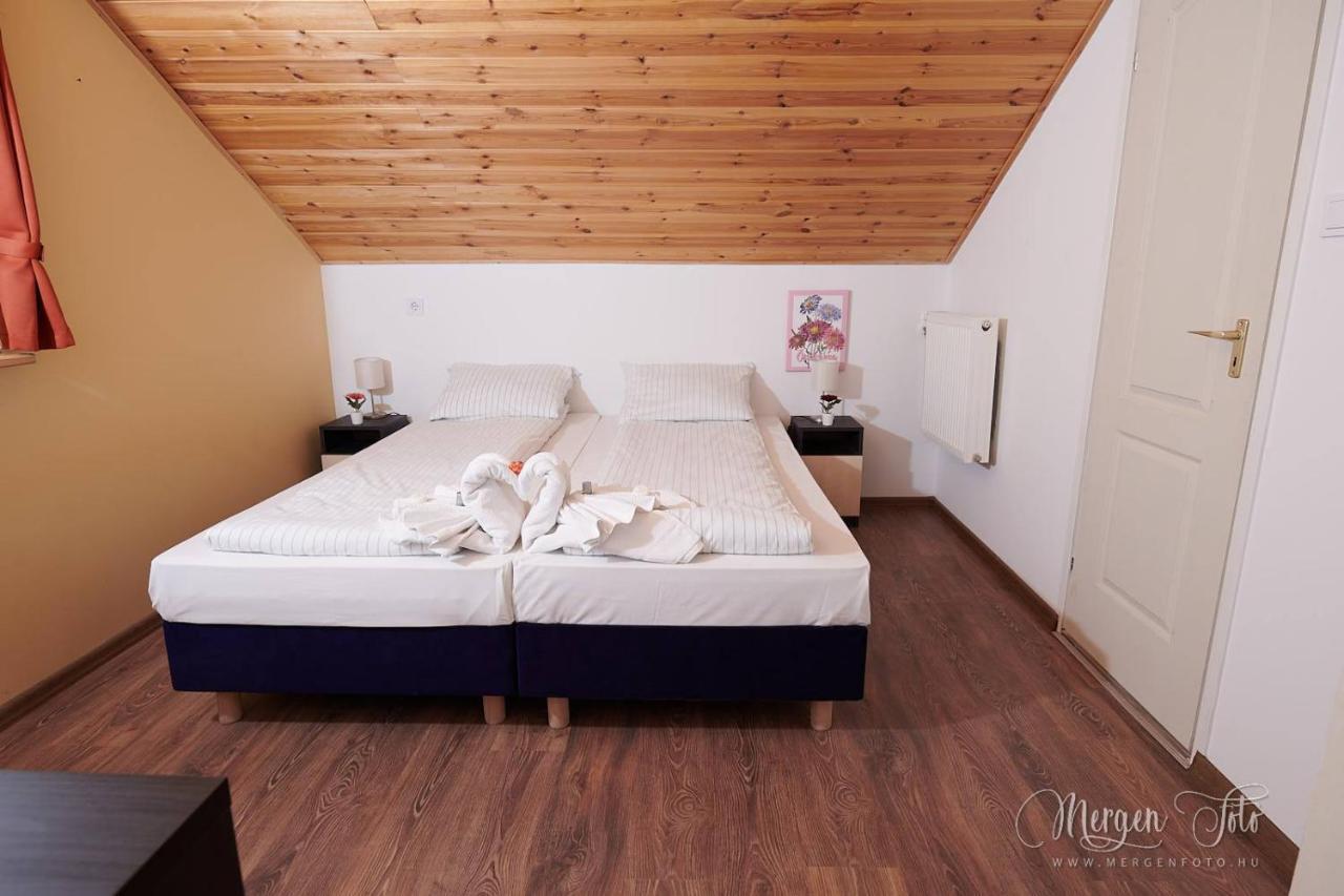 Mogyoród Kamaras Klastrom House المظهر الخارجي الصورة